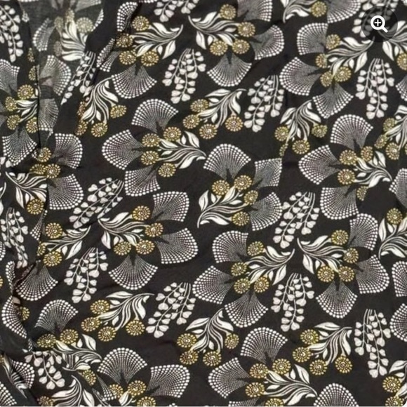 Slate and Willow Floral Top Size Small - Picture 4 of 4